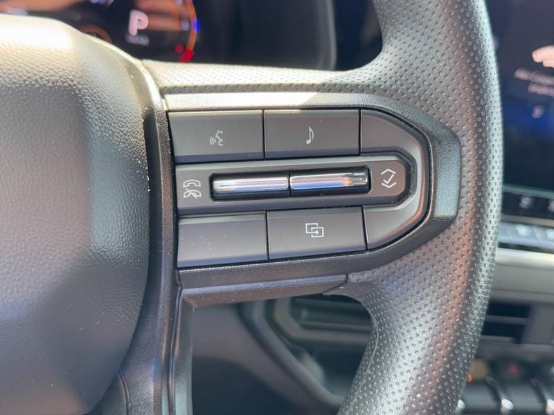 Chevrolet Colorado Vehicle Image 17