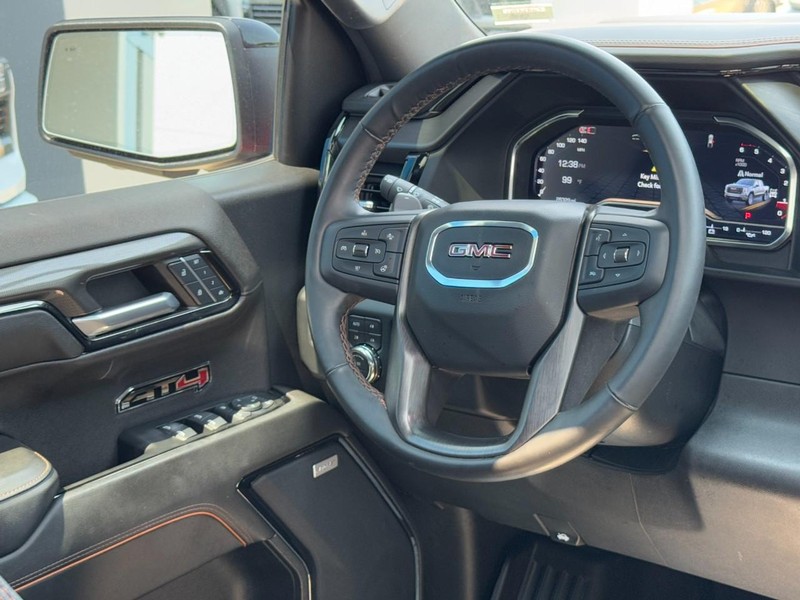 GMC Sierra 1500 Vehicle Image 12