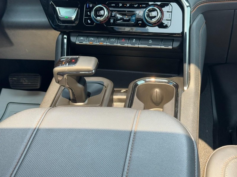 GMC Sierra 1500 Vehicle Image 14
