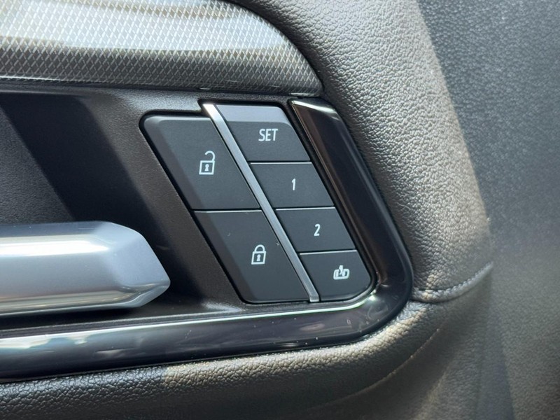GMC Sierra 1500 Vehicle Image 16