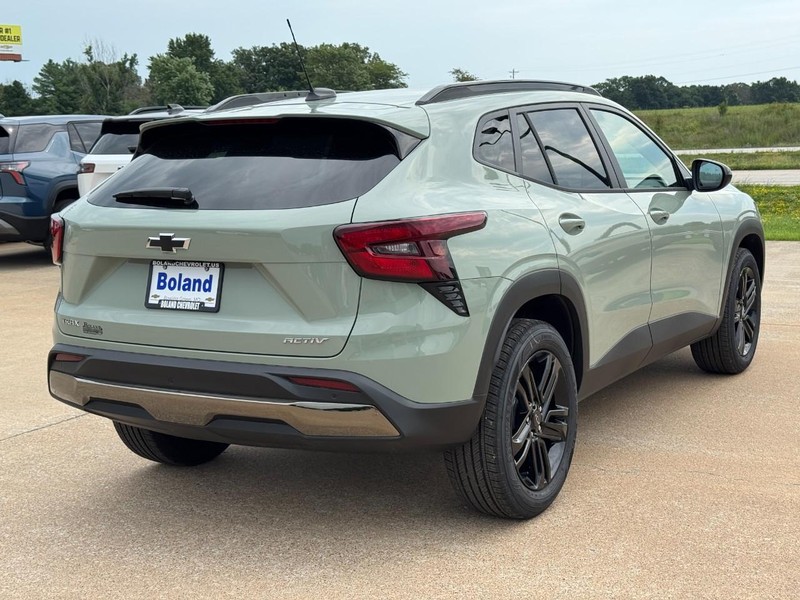 Chevrolet Trax Vehicle Image 03