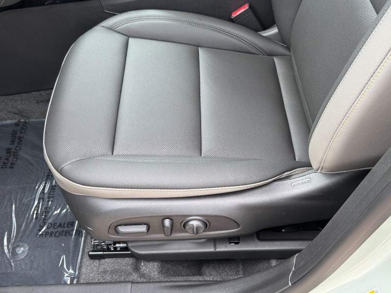 Chevrolet Trax Vehicle Image 15