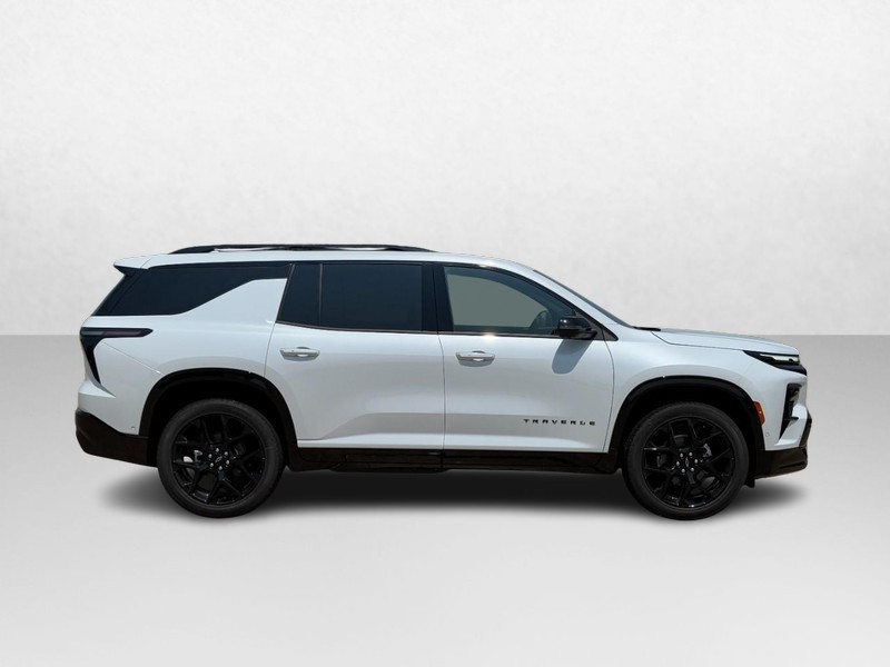 Chevrolet Traverse Vehicle Image 02