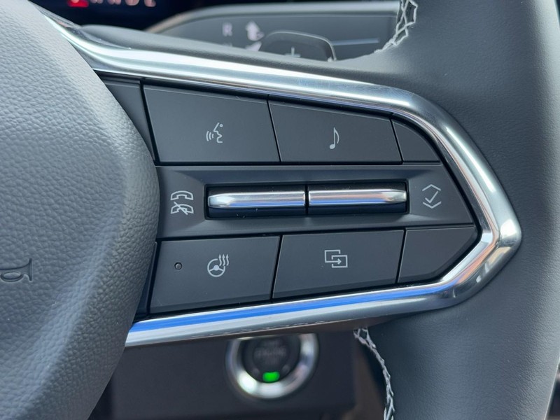 Chevrolet Traverse Vehicle Image 12