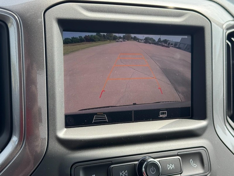 Chevrolet Silverado 1500 Vehicle Image 12