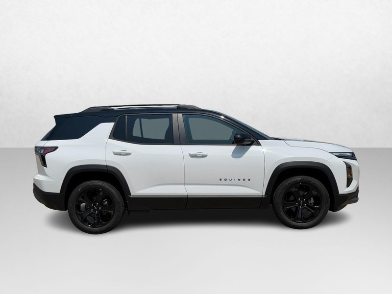 Chevrolet Equinox Vehicle Image 02