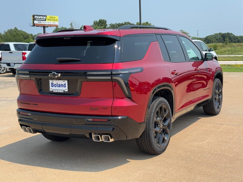 Chevrolet Traverse Vehicle Image 03