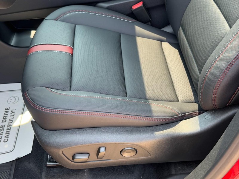 Chevrolet Traverse Vehicle Image 16