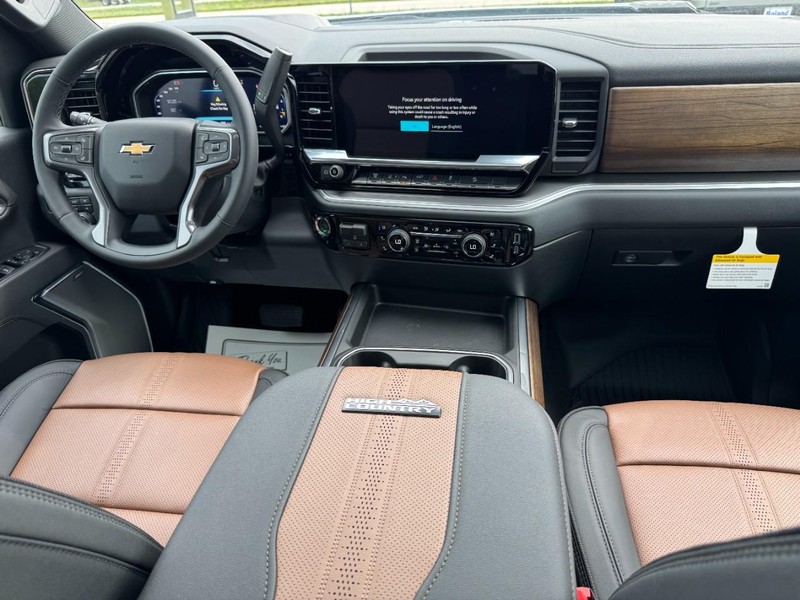 Chevrolet Silverado 3500HD Vehicle Image 06