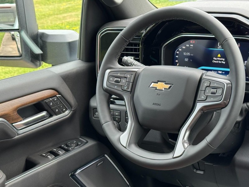 Chevrolet Silverado 3500HD Vehicle Image 07