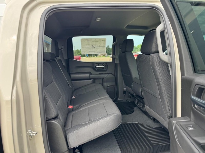 Chevrolet Silverado 1500 Vehicle Image 05