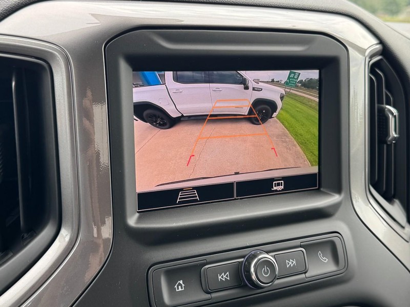 Chevrolet Silverado 1500 Vehicle Image 12