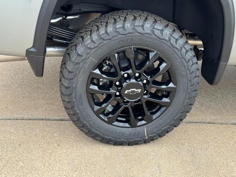 Chevrolet Silverado 2500HD Vehicle Image 04