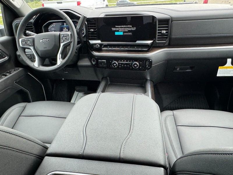 Chevrolet Silverado 2500HD Vehicle Image 06