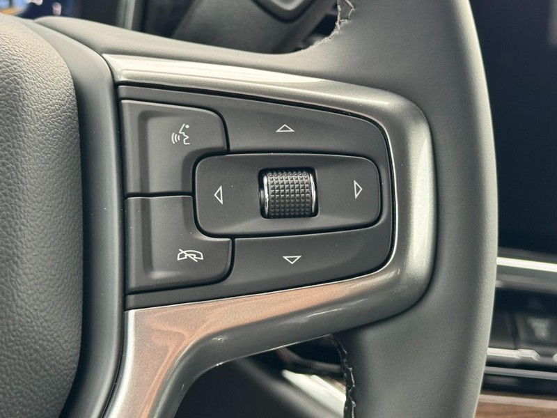 Chevrolet Silverado 2500HD Vehicle Image 11