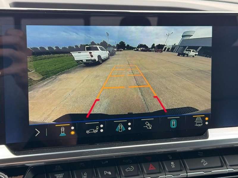 Chevrolet Silverado 2500HD Vehicle Image 13