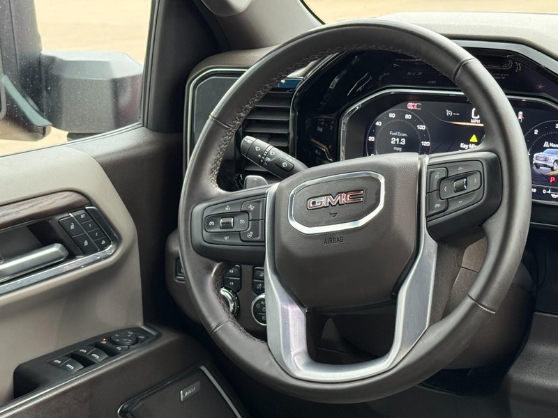 GMC Sierra 1500 Vehicle Image 12