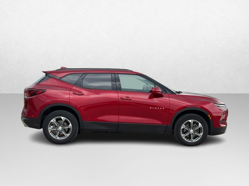Chevrolet Blazer Vehicle Image 02