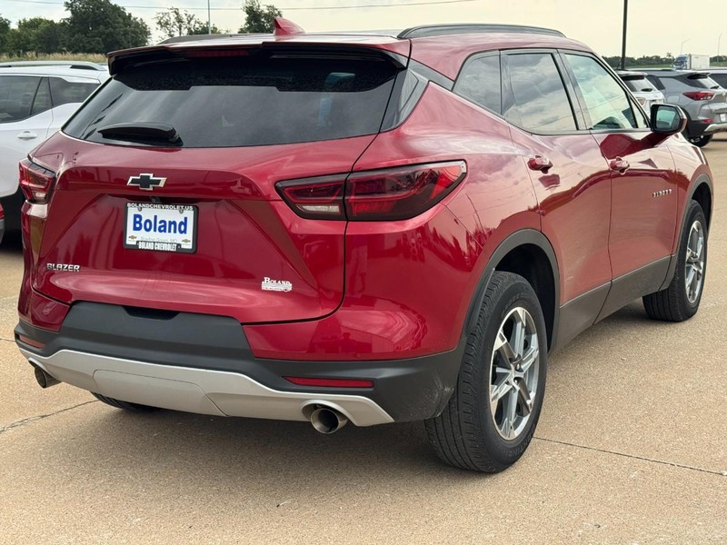 Chevrolet Blazer Vehicle Image 03