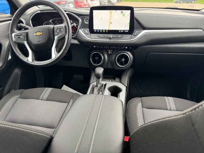 Chevrolet Blazer Vehicle Image 11