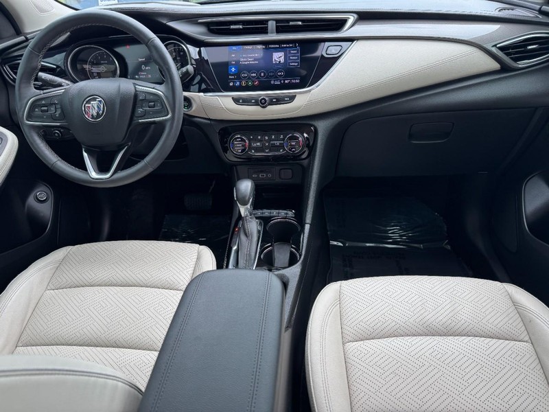 Buick Encore GX Vehicle Full-screen Gallery Image 11