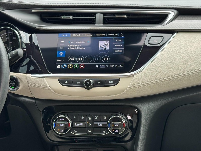 Buick Encore GX Vehicle Full-screen Gallery Image 13