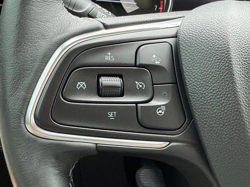 Buick Encore GX Vehicle Full-screen Gallery Image 17