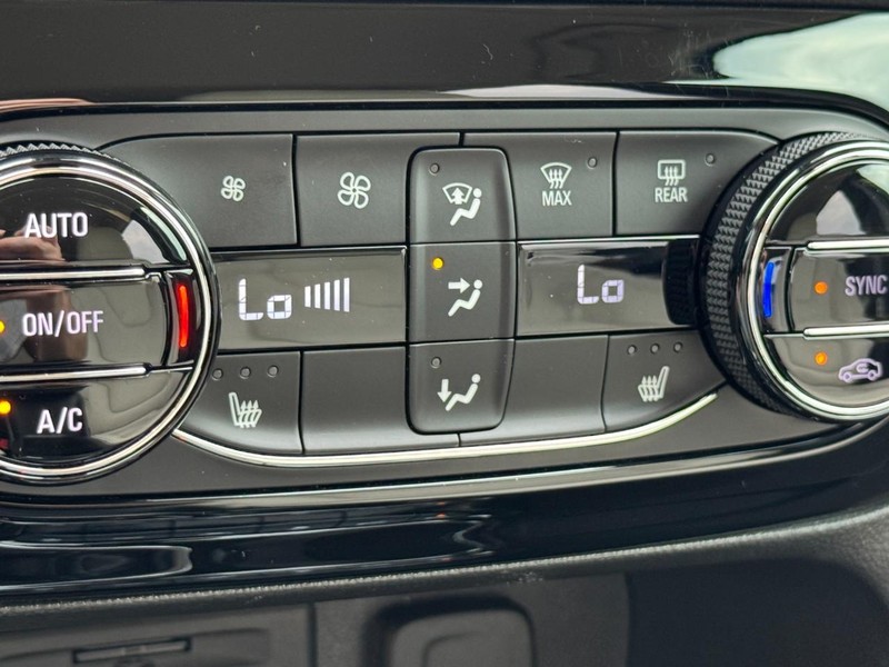 Buick Encore GX Vehicle Full-screen Gallery Image 20