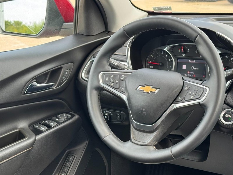 Chevrolet Equinox Vehicle Image 12