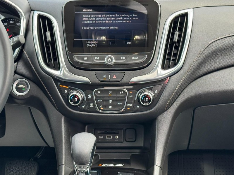 Chevrolet Equinox Vehicle Image 13
