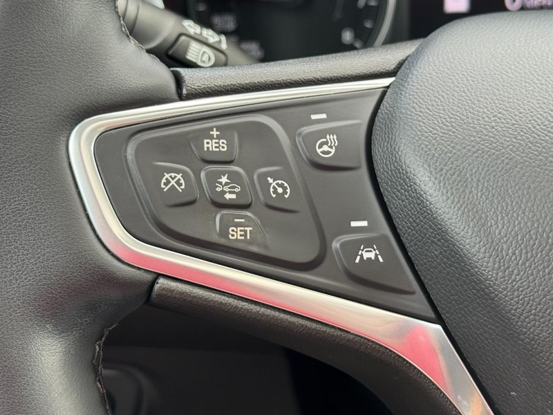 Chevrolet Equinox Vehicle Image 17
