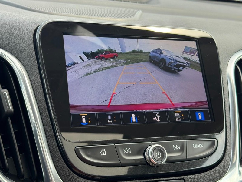 Chevrolet Equinox Vehicle Image 22