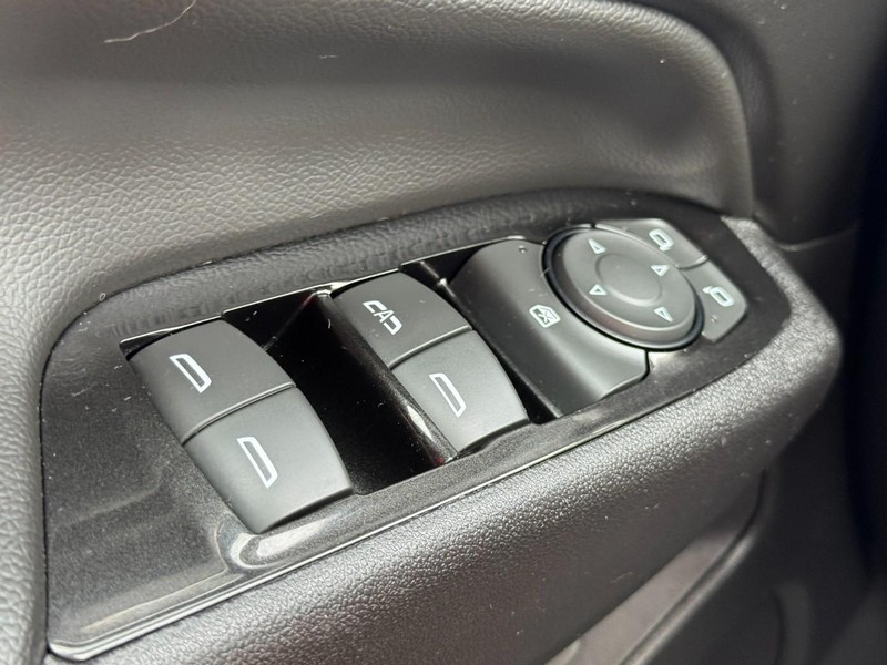 Chevrolet Equinox Vehicle Image 23
