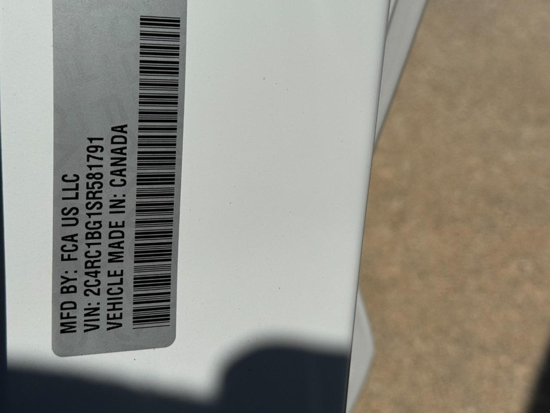 Chrysler Pacifica Vehicle Image 26