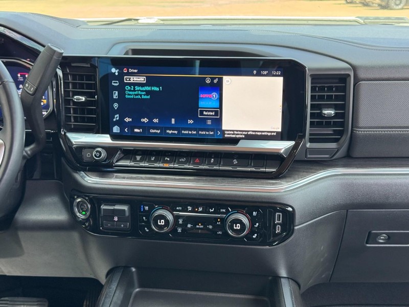 Chevrolet Silverado 2500HD Vehicle Image 13