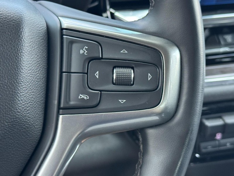 Chevrolet Silverado 2500HD Vehicle Image 18