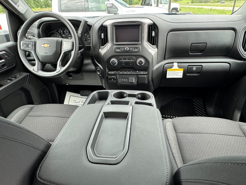 Chevrolet Silverado 2500HD Vehicle Image 06