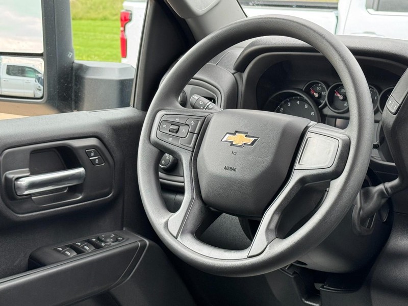 Chevrolet Silverado 2500HD Vehicle Image 07
