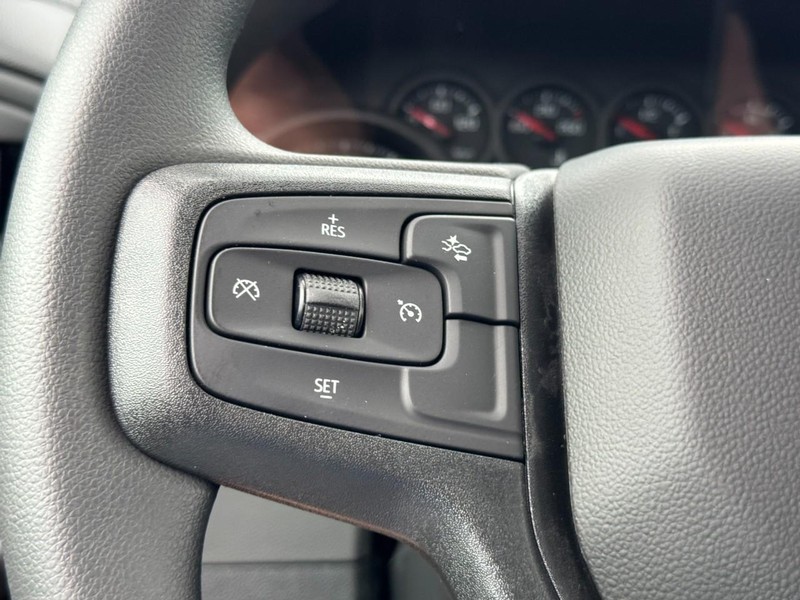 Chevrolet Silverado 2500HD Vehicle Image 10