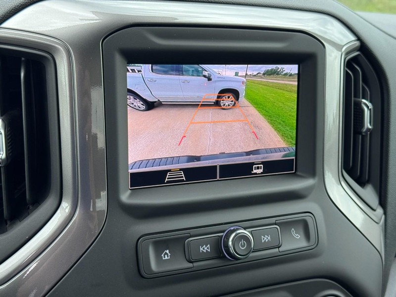 Chevrolet Silverado 2500HD Vehicle Image 12