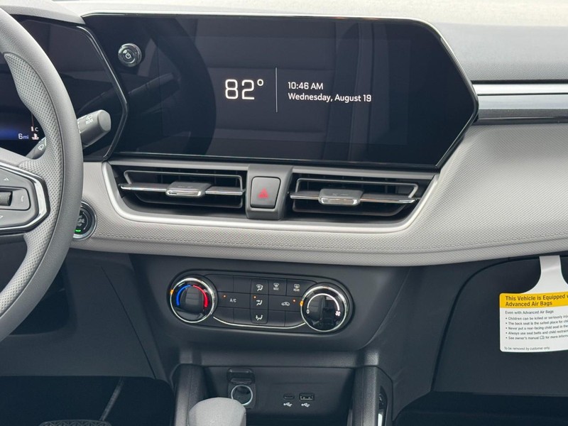 Chevrolet TrailBlazer Vehicle Image 08