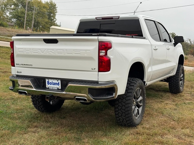 Chevrolet Silverado 1500 Vehicle Full-screen Gallery Image 03
