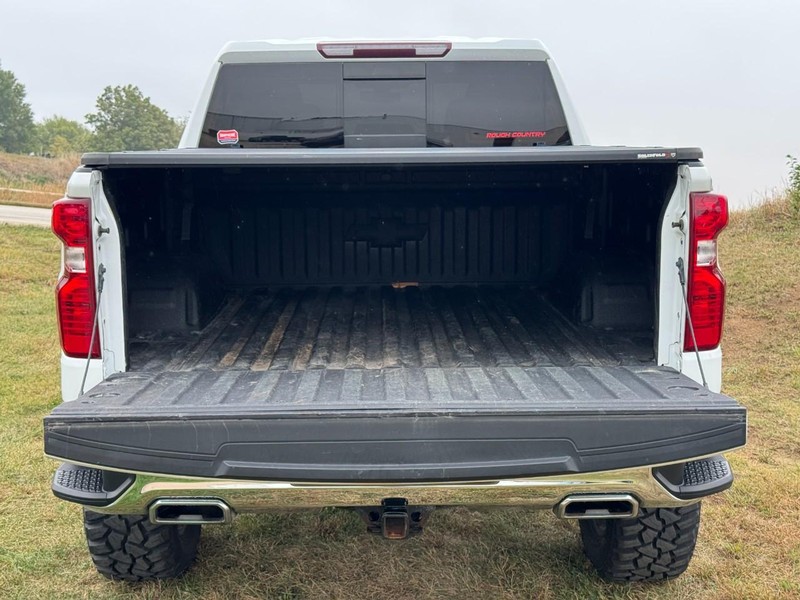 Chevrolet Silverado 1500 Vehicle Full-screen Gallery Image 05