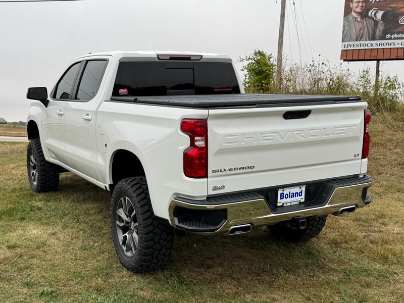 Chevrolet Silverado 1500 Vehicle Full-screen Gallery Image 06