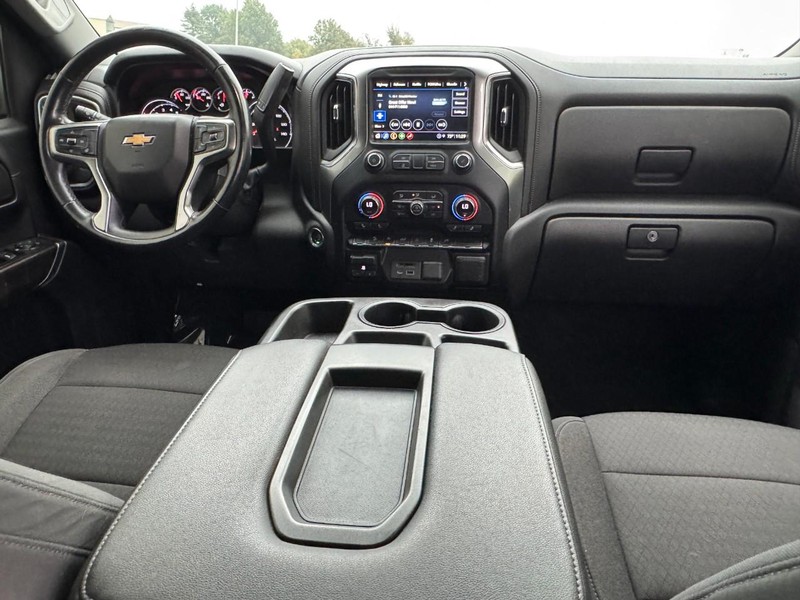 Chevrolet Silverado 1500 Vehicle Full-screen Gallery Image 11