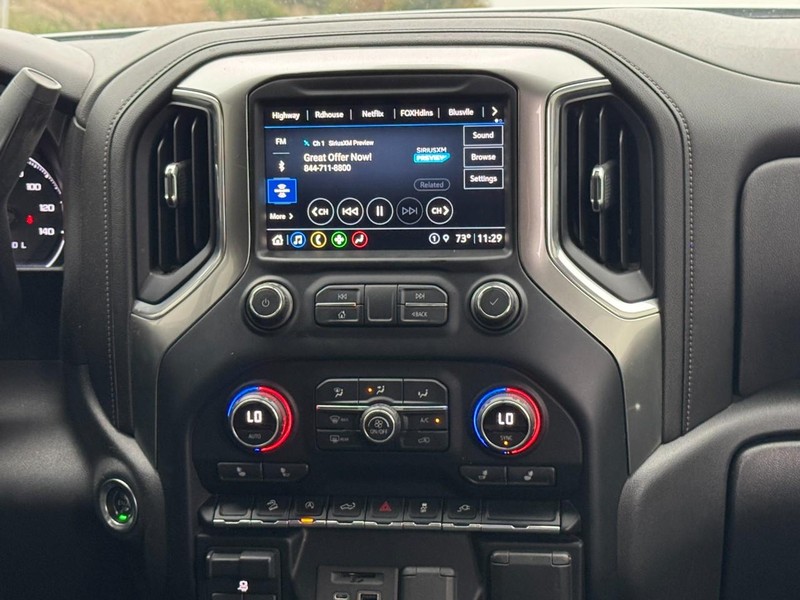 Chevrolet Silverado 1500 Vehicle Full-screen Gallery Image 13