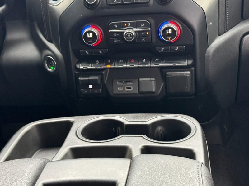 Chevrolet Silverado 1500 Vehicle Full-screen Gallery Image 14
