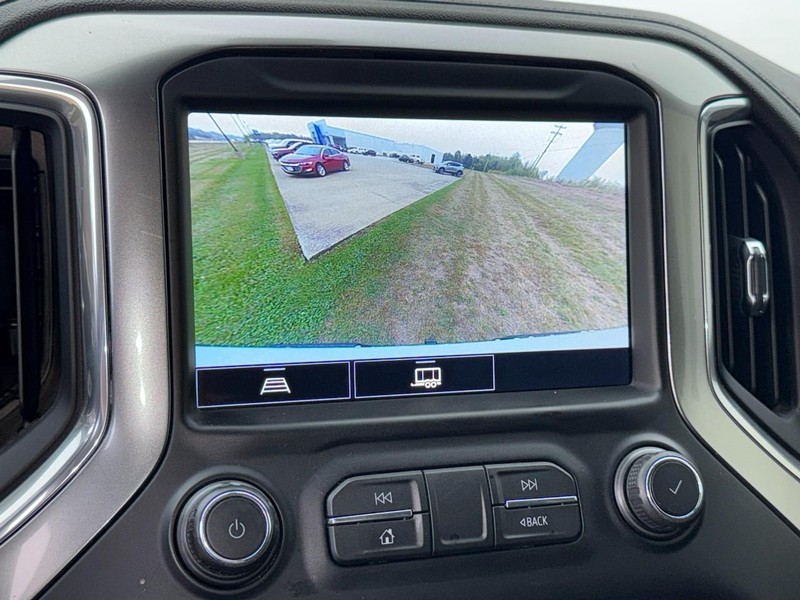 Chevrolet Silverado 1500 Vehicle Full-screen Gallery Image 20