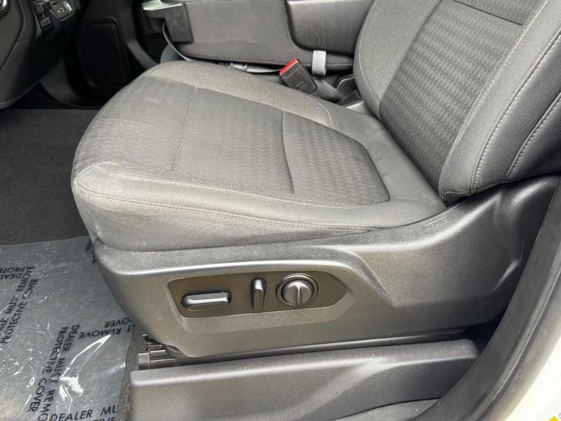 Chevrolet Silverado 1500 Vehicle Full-screen Gallery Image 22