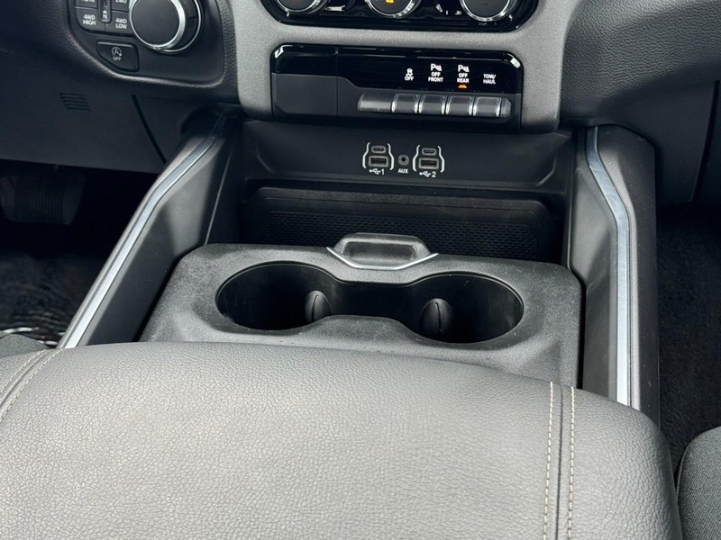 Ram 1500 Vehicle Image 14